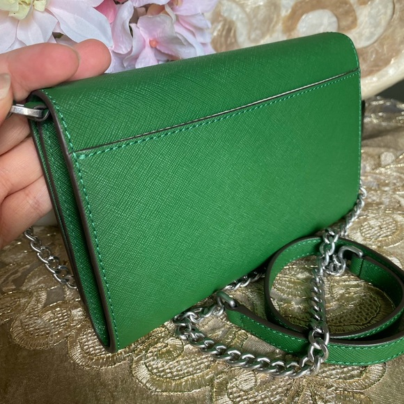 Tory Burch green wallet crossbody - Picture 6 of 9